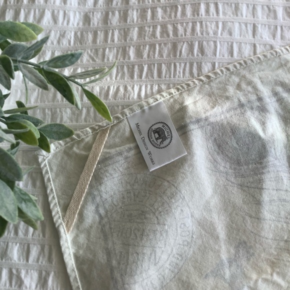 🦚 Peacock Kitchen Towel by Michel Design Works - Picture 5 of 6